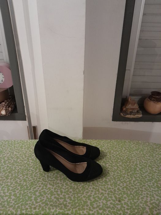 Vendo Sapatos de Senhora MARYPAZ muito bonitos como novos