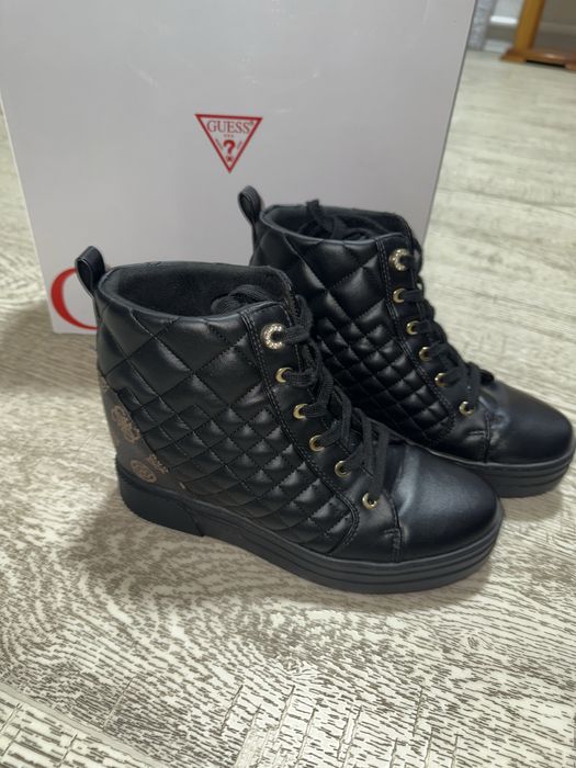 Ботинки Guess,оригінал,носила 2 рази.