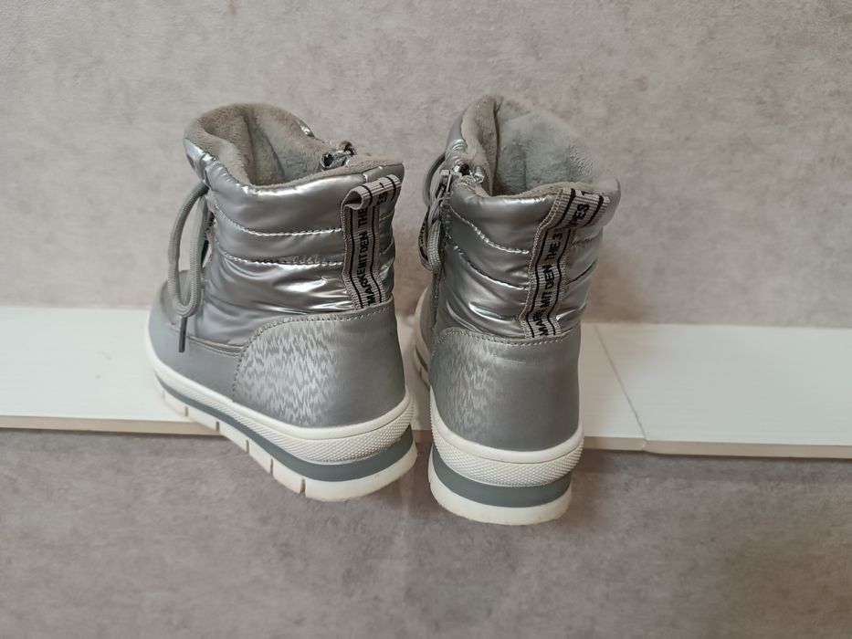 Стильне зимове взуття