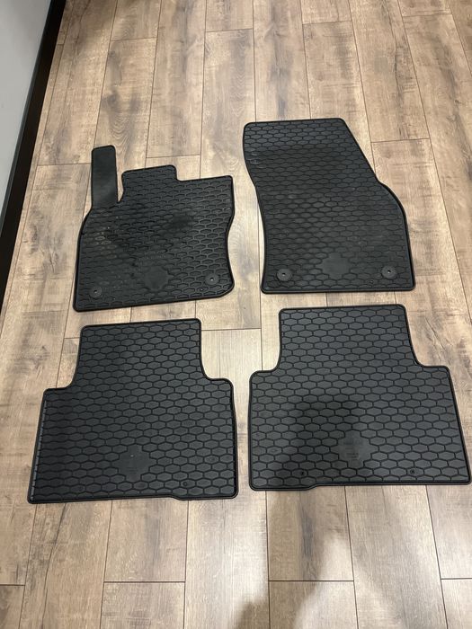 Dywaniki gumowe  volkswagen vw Tiguan Touran