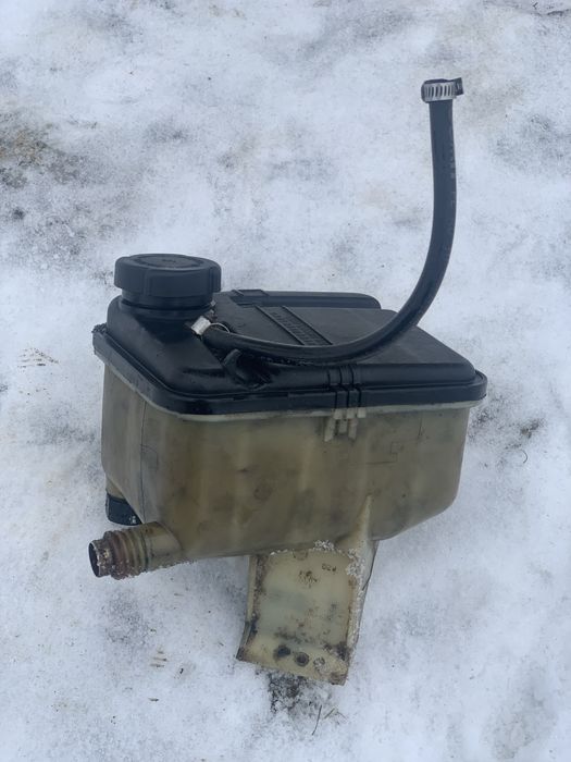 Бачок антифризу до бмв Е