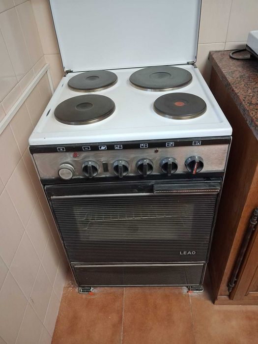Vende-se fogão elétrico c/ 4 discos - Bom estado