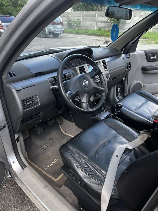 Автомобіль Nissan X-Trail, 2005 року випуску