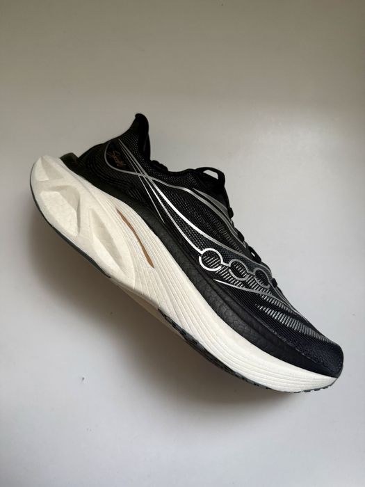 Кросівки Saucony Endorphin Speed 6