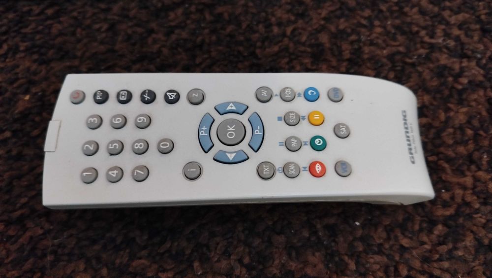 Телевизор Grundig Xentia 37 LXW