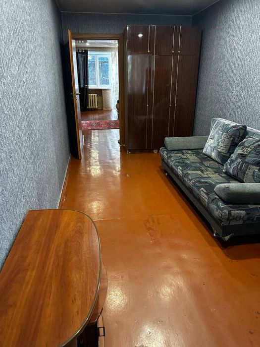 Сдам 2-комнатную квартиру в центре, ул. Криворожская