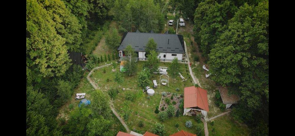 Продається діючий відпочинковий комплекс в горах в с. Грушево.