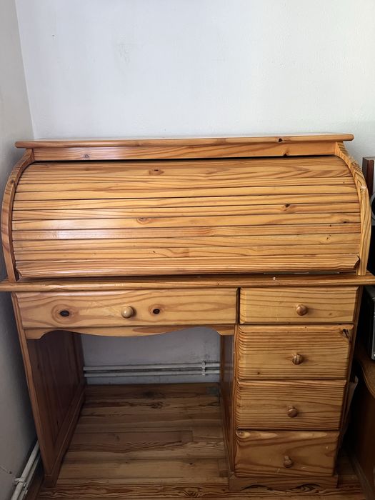 Sekretarzyk cena do niegocjacji.