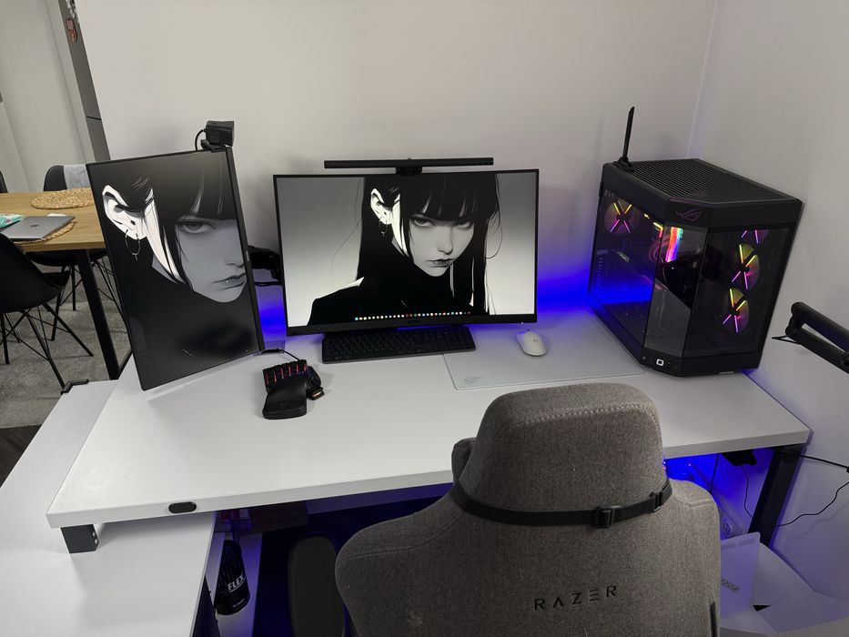 Стіл для роботи, ігор або навчання. Дуже якісний.