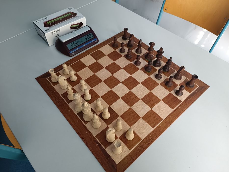 Шахматный набор с часами