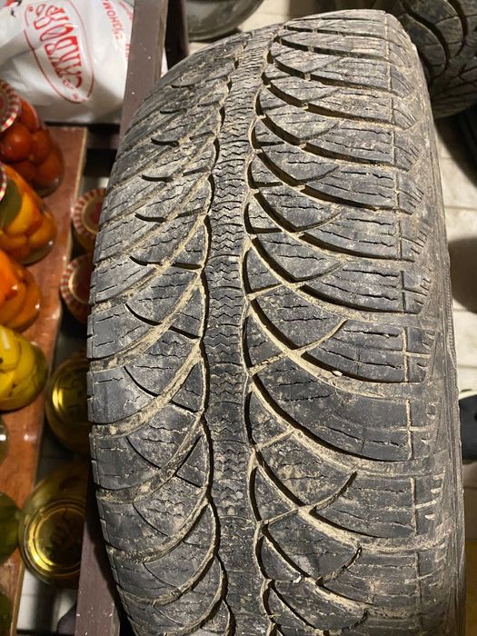 Продам резину в зборі з дисками 195/65 R15