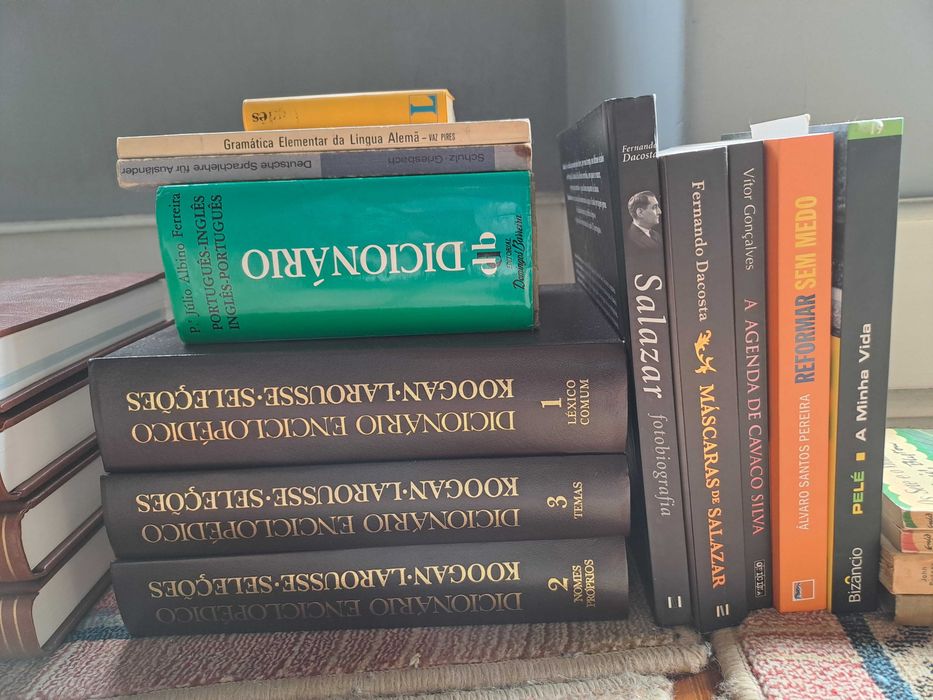 Dicionários / Enciclopédias / Biografias