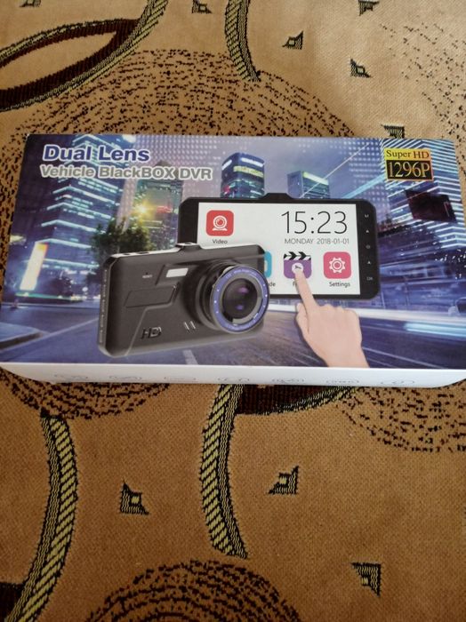Відеореєстратор з  камерою заднього виду