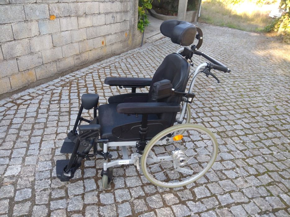 Cadeira de rodas passiva B+B Protego modelo 1532