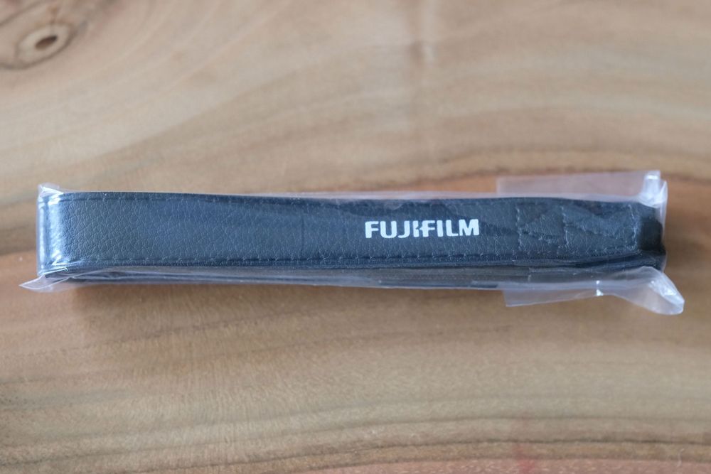 Fujifilm oryginalny pasek na szyję do aparatów X100VI, X100F, X100