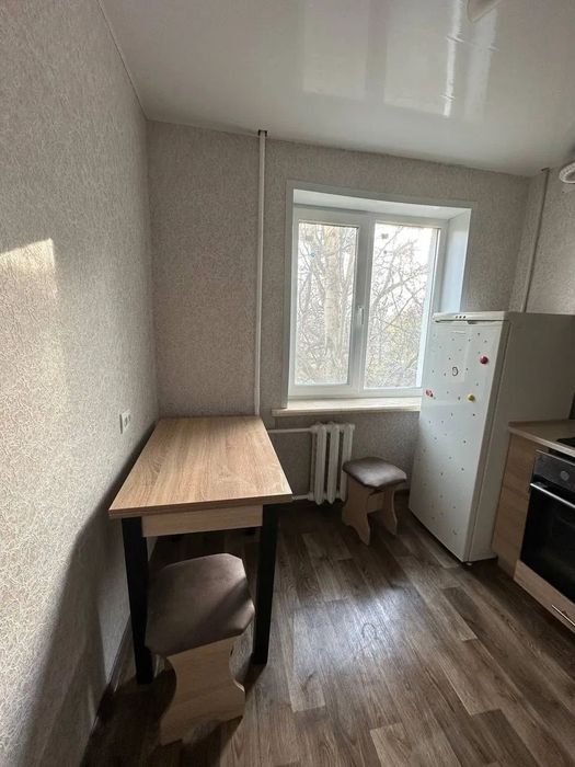 Породам 1 ком. кв-ру, Хортицкой м-рн, ул.Лахтинская 2этаж пятиэт.дома