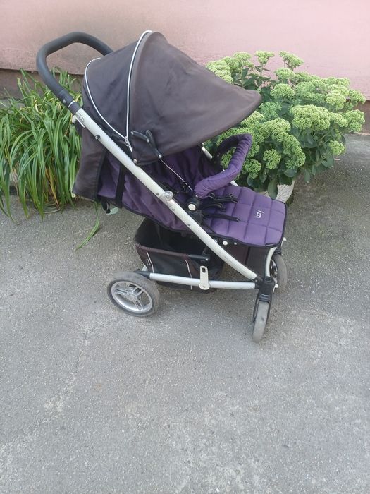 Детская прогулочная коляска