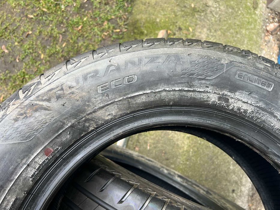 Para opon Bridgestone 225/65R17 nowe