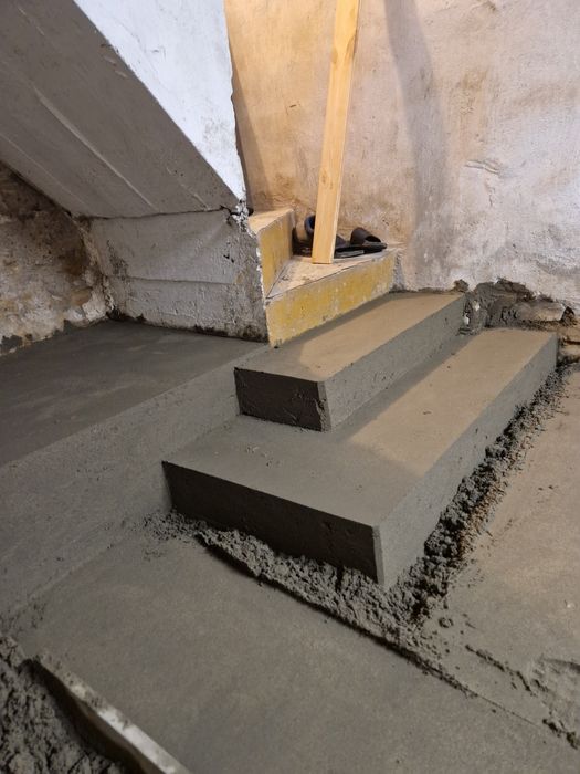 Rozkładanie   styropianu.