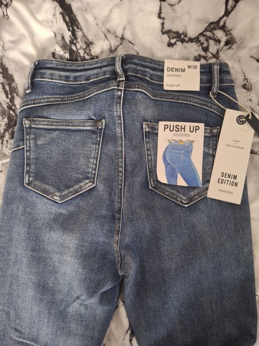 Spodnie jeansowe Push Up