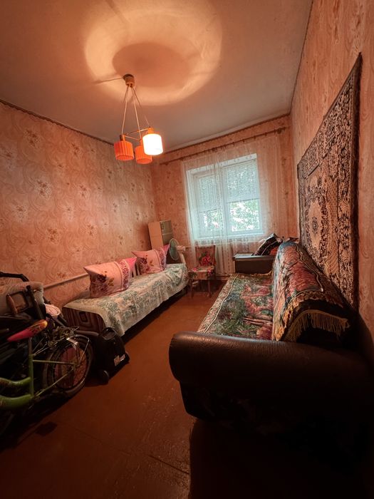 Продаж півбудинку з окремим  подвір'ям . м. Кропивницький  Лелеківка