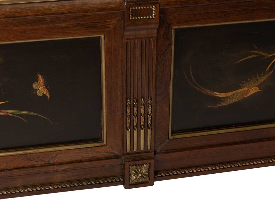 Cama Pau Santo Napoleão III, Painéis Florais Lacre, Século XIX