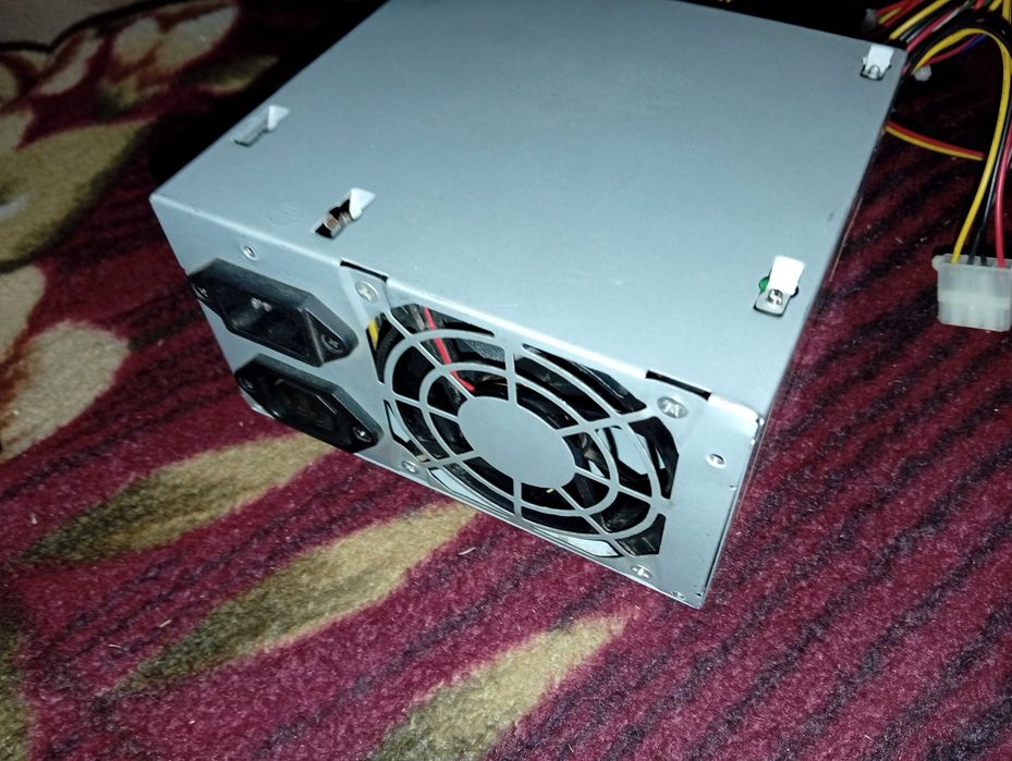 Блок питания для компьютера 300 Ватт