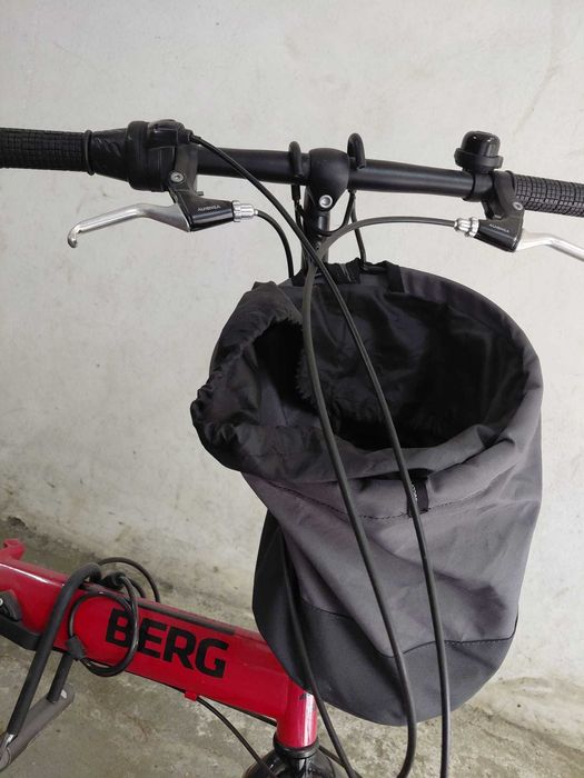 Bicicleta dobrável seminova com acessórios