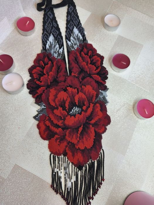 Гердан "Нічні півонії" виконан з чеського бісеру ручна робота