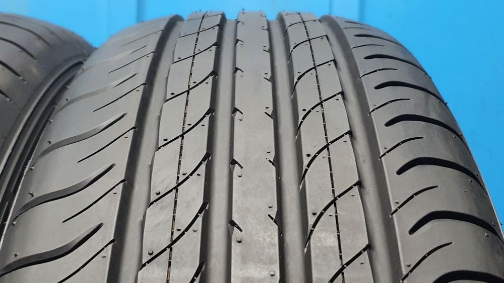 4 x 235/60 R18 Sprzedam - Markowe opony letnie Dunlop - bez napraw