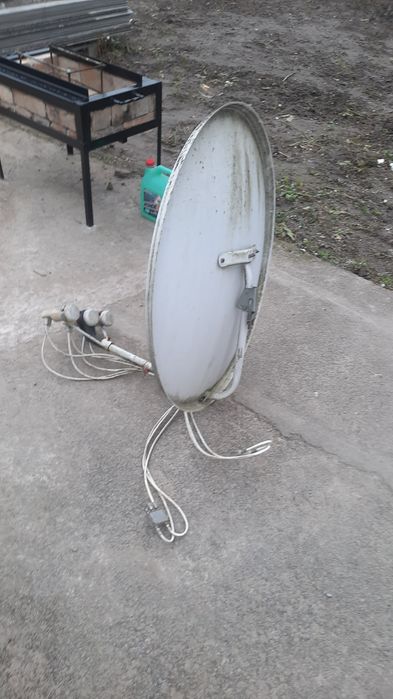 Супутникова тарілка