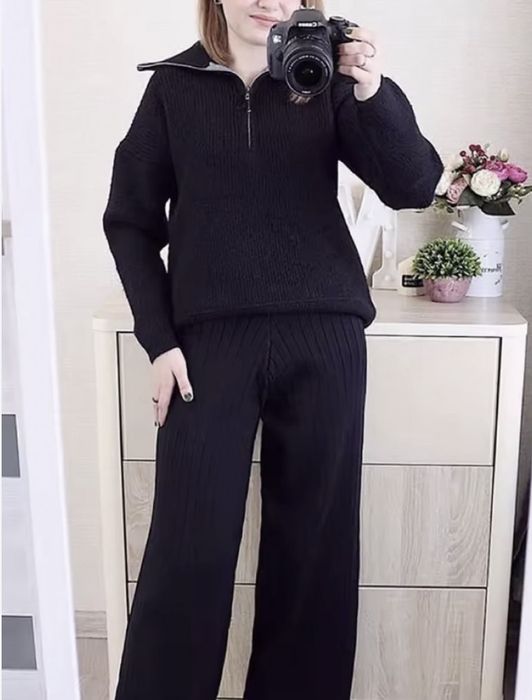 Костюм теплий в рубчик чорний стиль та комфорт