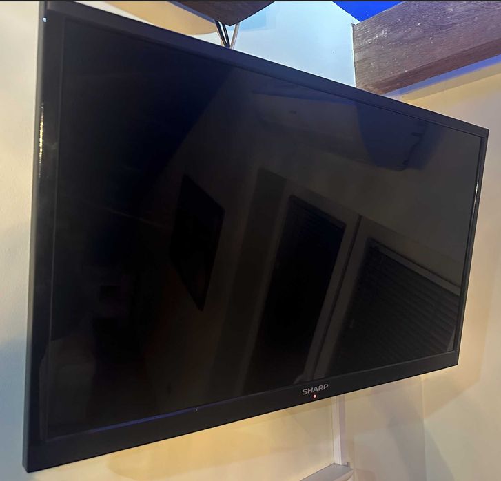 Telewizor Sharp 32" z Tunerem Wiwa DVB-T2 HEVC