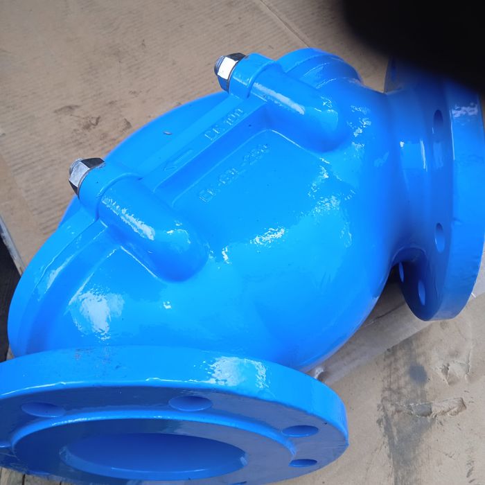 Zawór kolanowy dn 100 i zasuwy nożowe