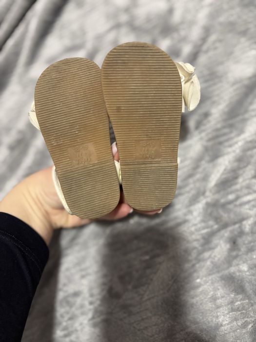 Босоніжки h&m 18/19 р