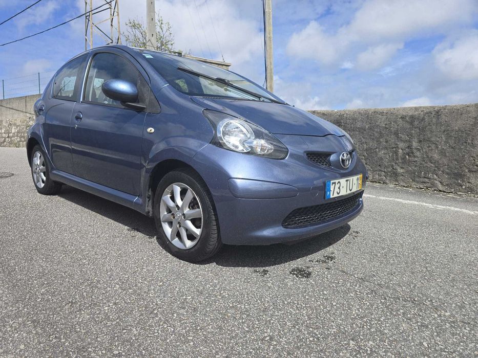 Toyota Aygo de 2008 , conta com 196.000km. O carro esrá impecável, não tem nada a fazer