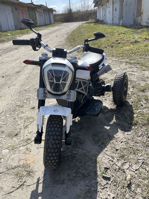 Дитячий мотоцикл