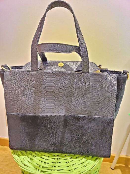 Mala de senhora azul