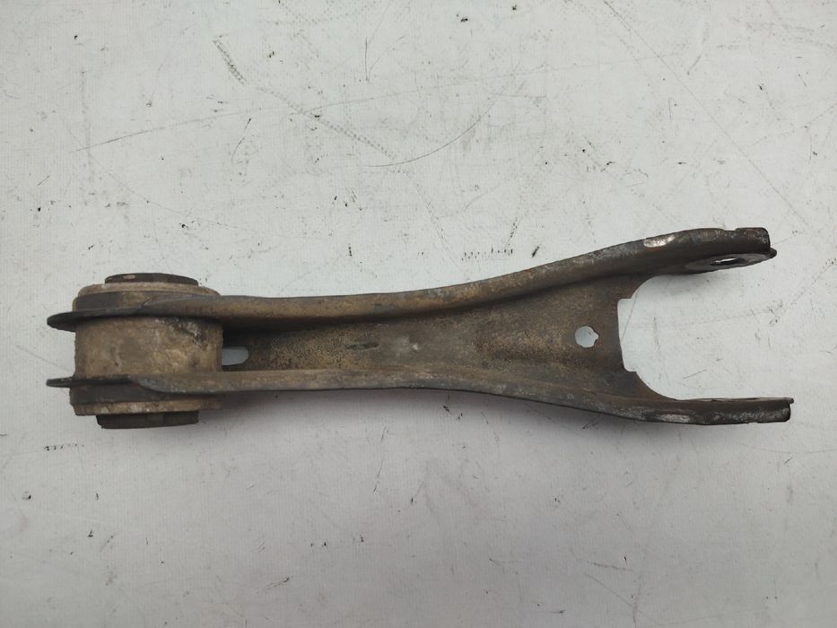 Braço de suspensão trás esquerdo MERCEDES-BENZ Classe A (W176)