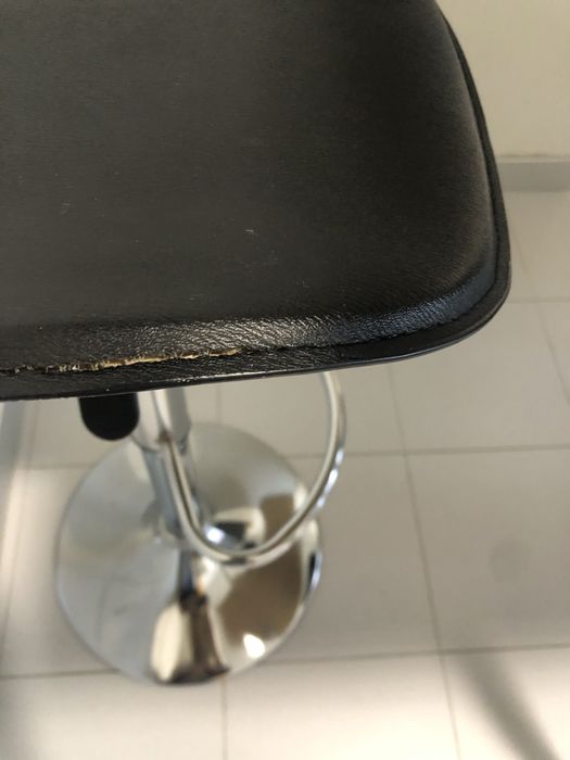 Tampo de mesa + pé regulavel + 2 bancos regulaveis