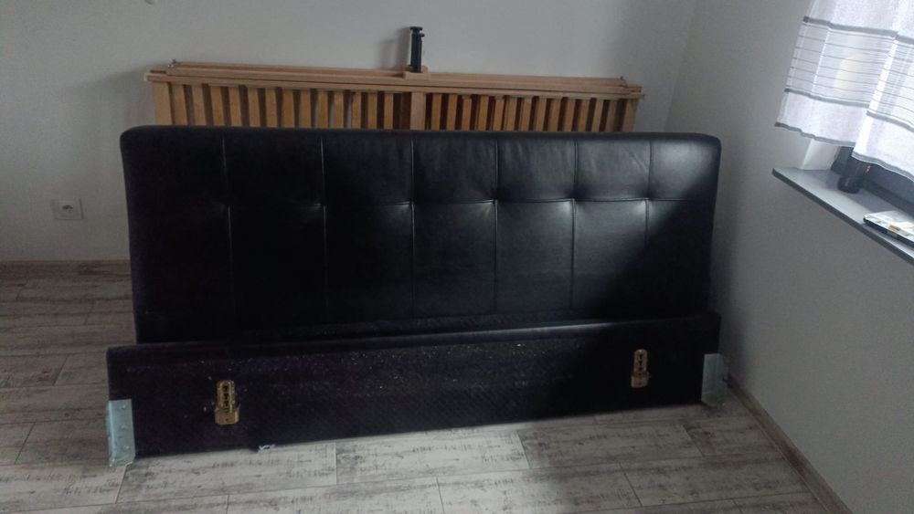 Łóżko sypialniane