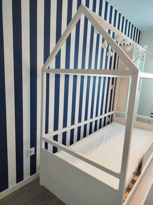 Cama Montessori com gavetão