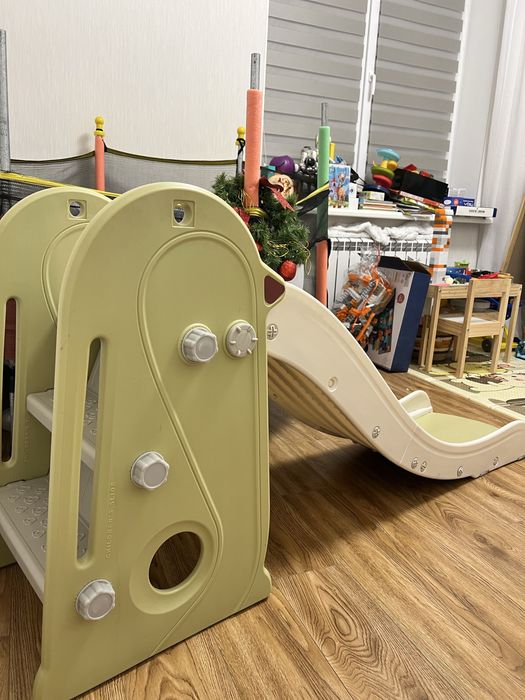 Дитяча гірка для дому / саду