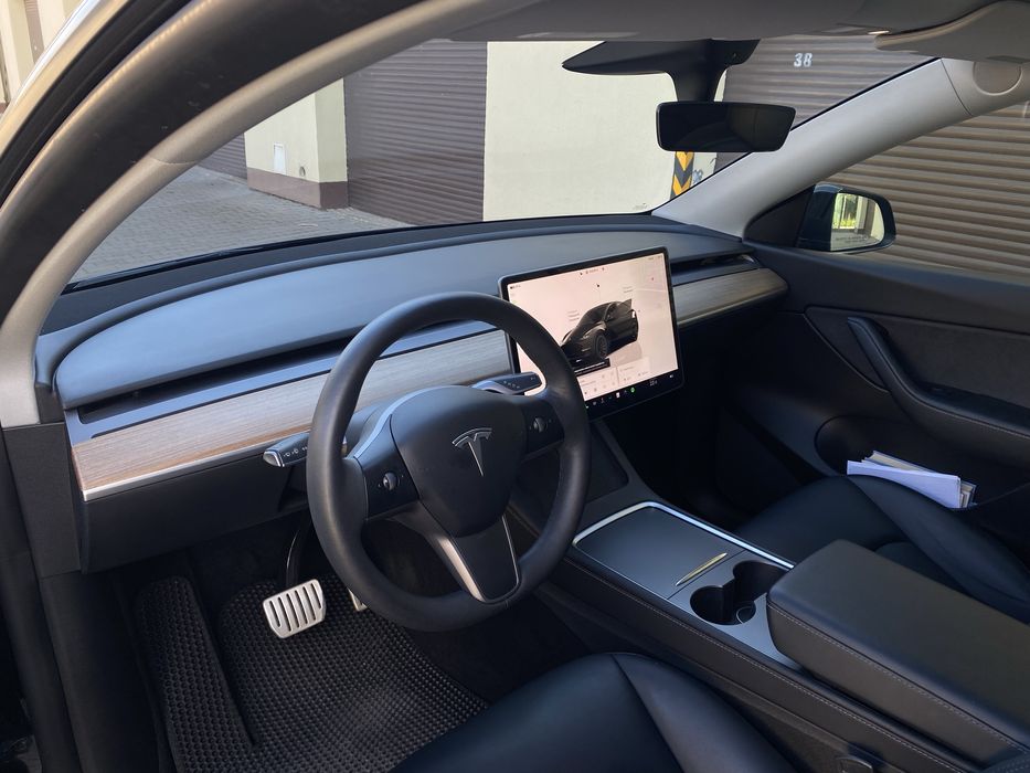 Продається /обмін на Нерухомість Tesla Y 2022 Perfomance