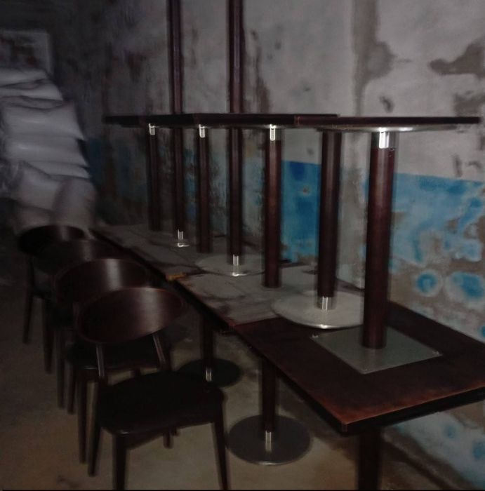 Vendo estas mesas de café pé em Inox muita bonita bom estado