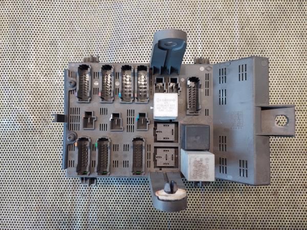 Caixa fusíveis / SAM / BSI RENAULT Laguna I (B56_, 556_)