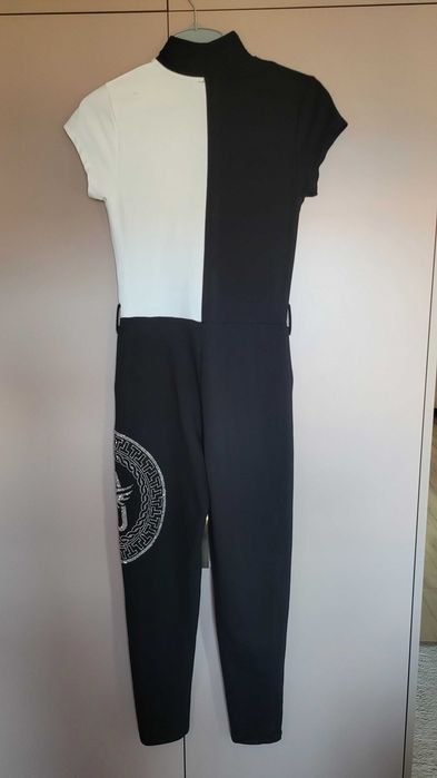 Kombinezon z cekinową aplikacją, marki T.A.T.U. roz. 36