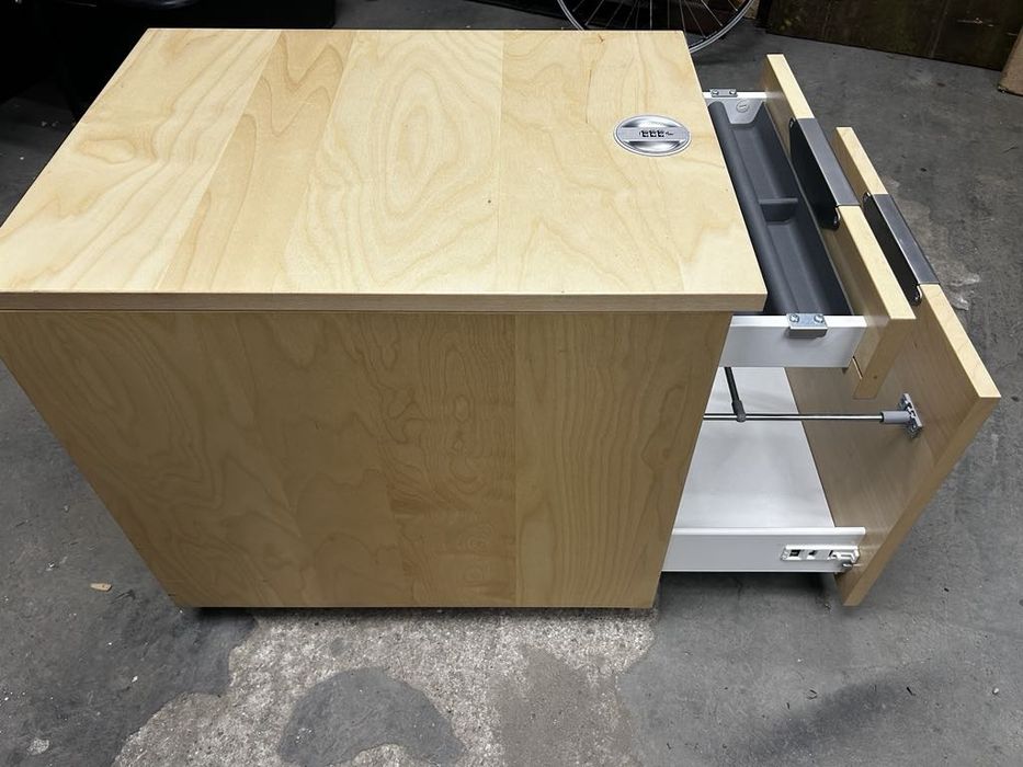 Galant Ikea Komoda na kółkach 45x55 cm
Komoda na kółkach, biały, 45