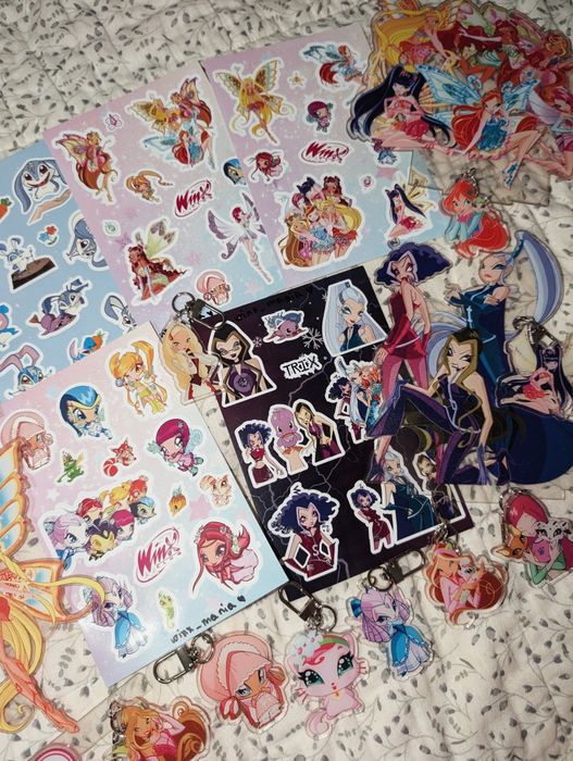 Наліпки/брелки/ акрилові стенди Вінкс