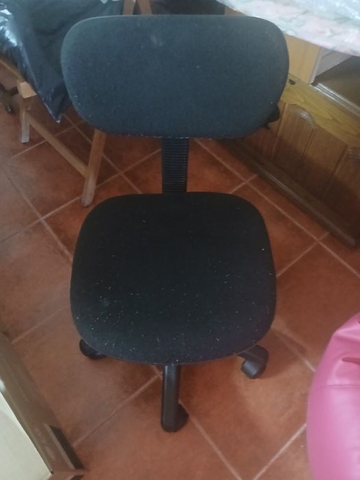 2 Cadeiras de secretaria
